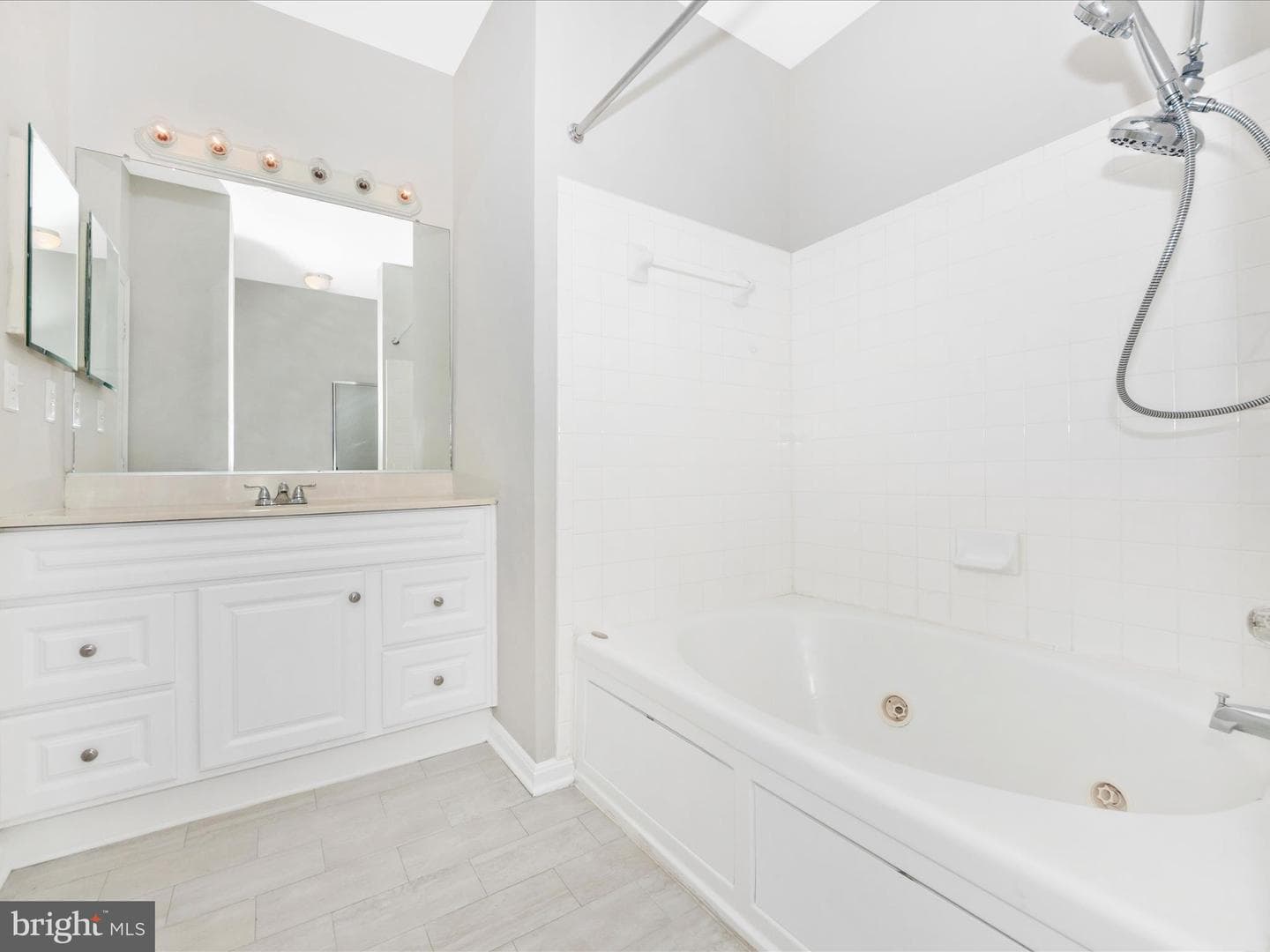 15613 Everglade Lane #g104 photo 29
