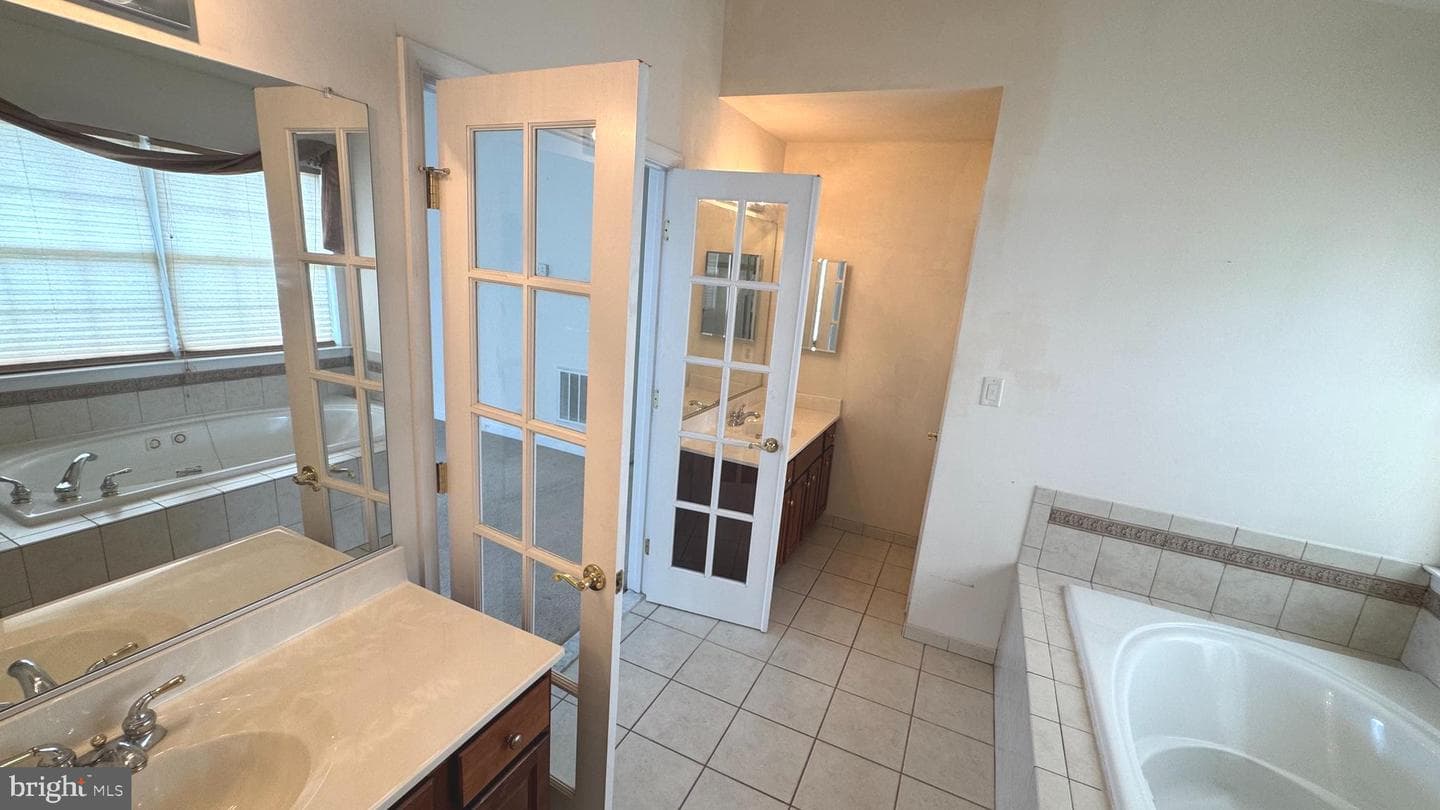 10005 Erion Court photo 17