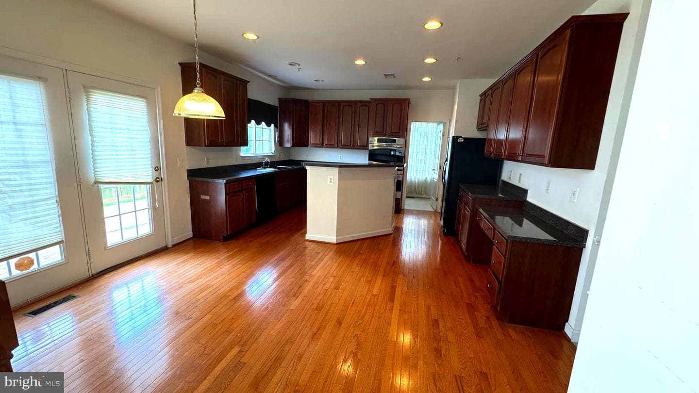 10005 Erion Court photo 6