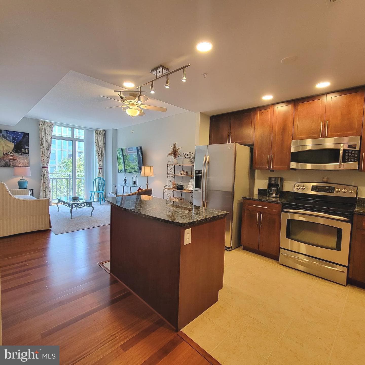 155 Potomac Passage #318 photo 5