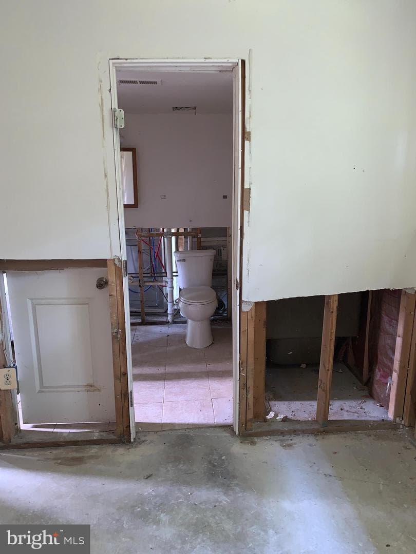6915 Adel Street photo 5