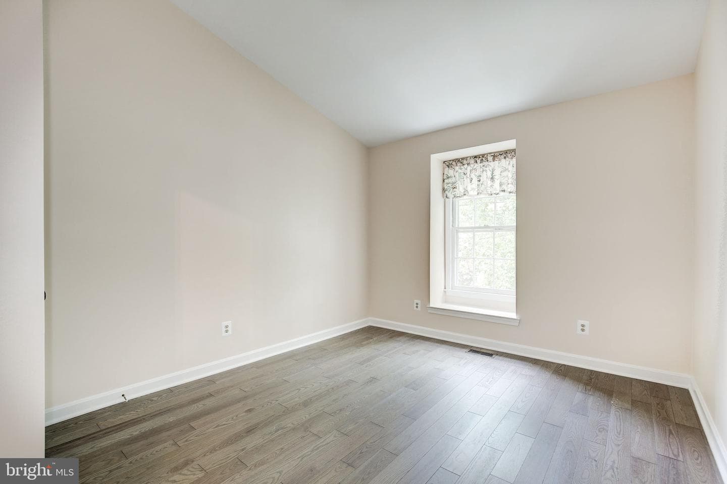 14523 Cambridge Circle photo 28