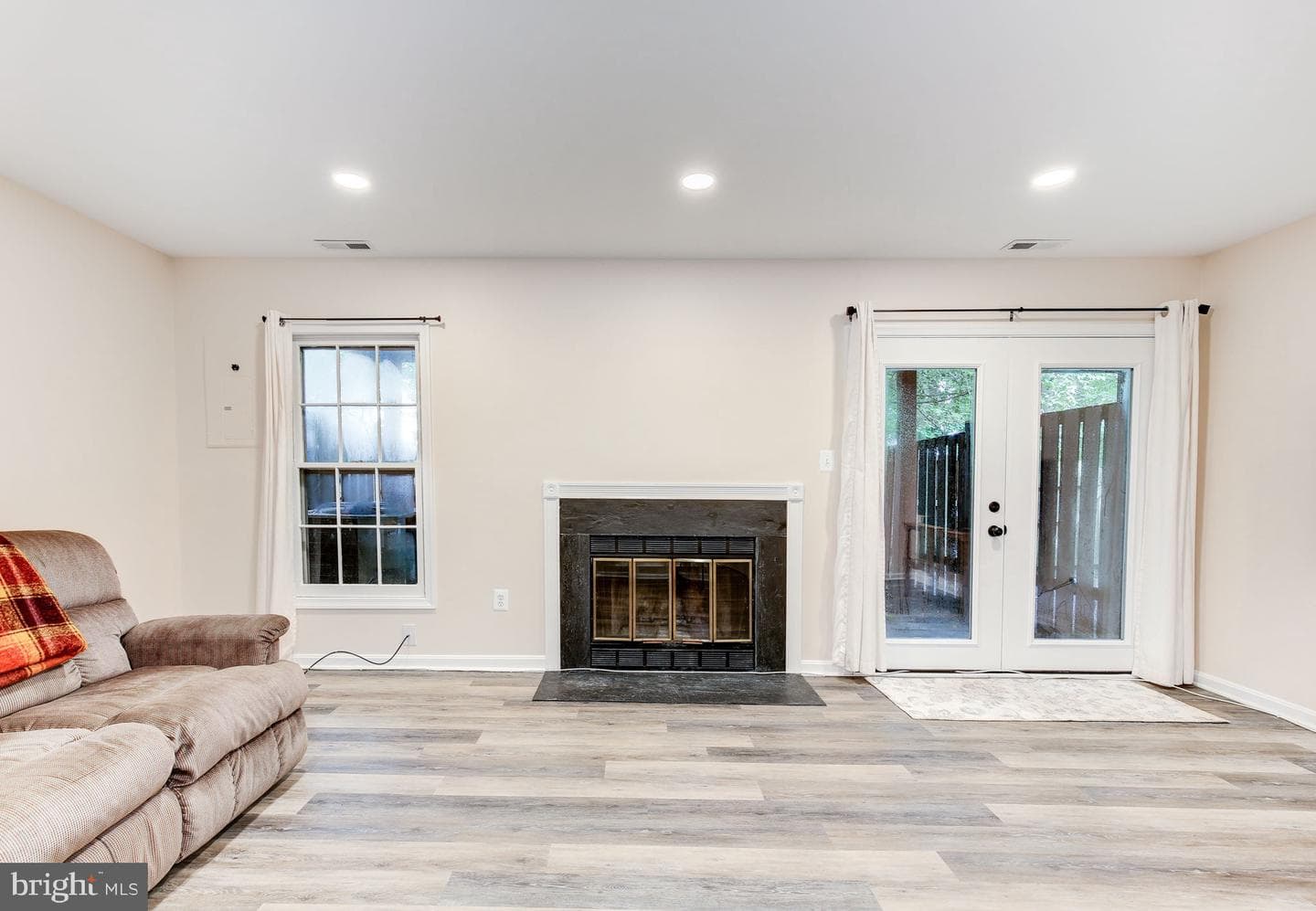 14523 Cambridge Circle photo 34