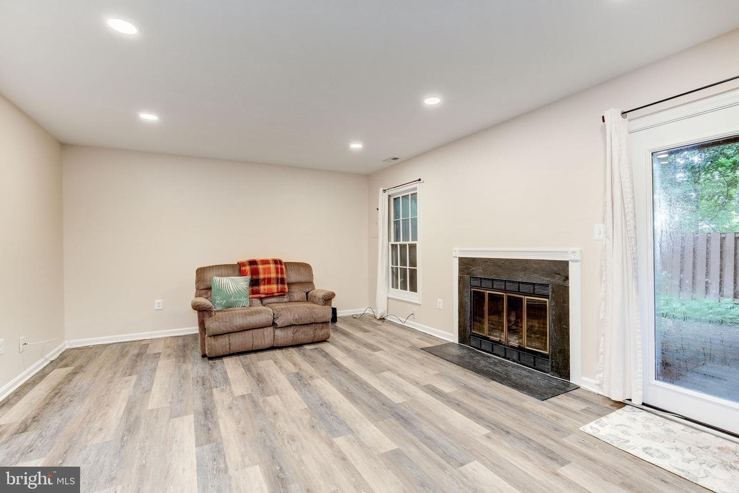 14523 Cambridge Circle photo 35