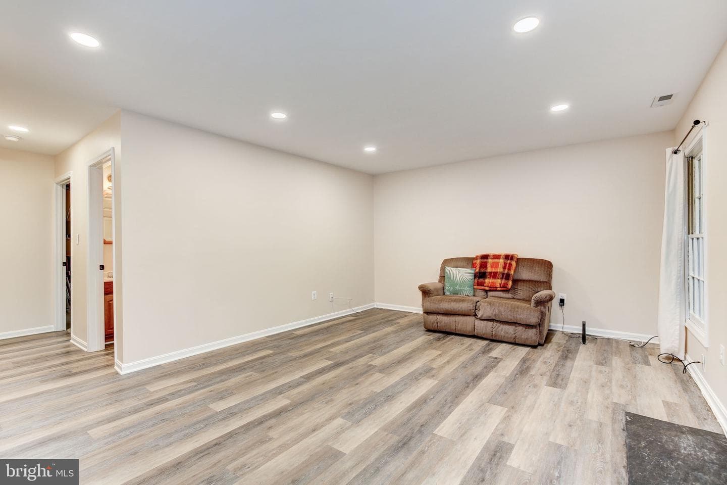 14523 Cambridge Circle photo 37
