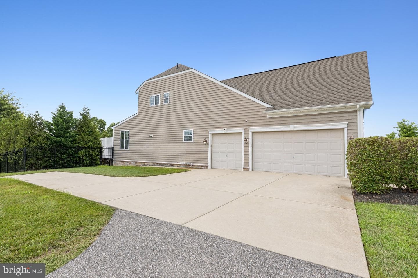 12806 Contee Manor Road photo 2