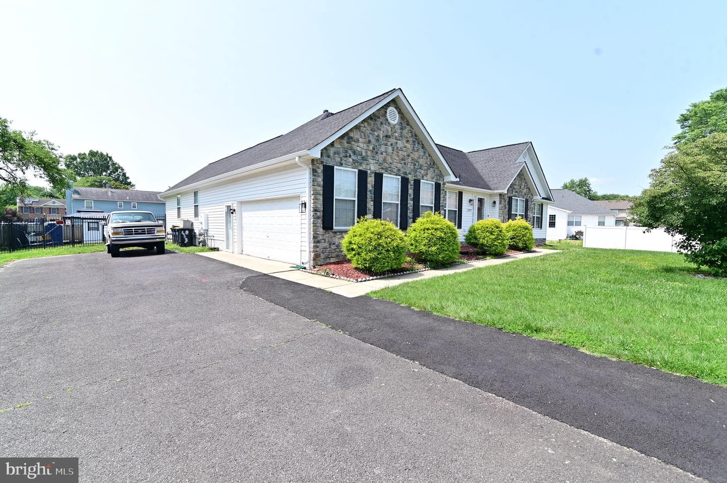 6009 Sellner Lane photo 3