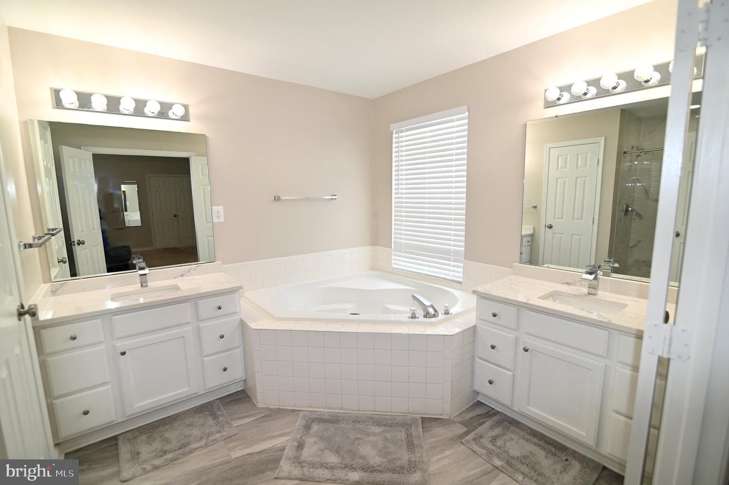 6009 Sellner Lane photo 32
