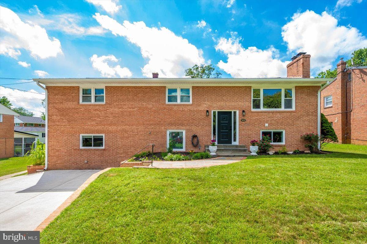 5606 Lansing Drive photo 1