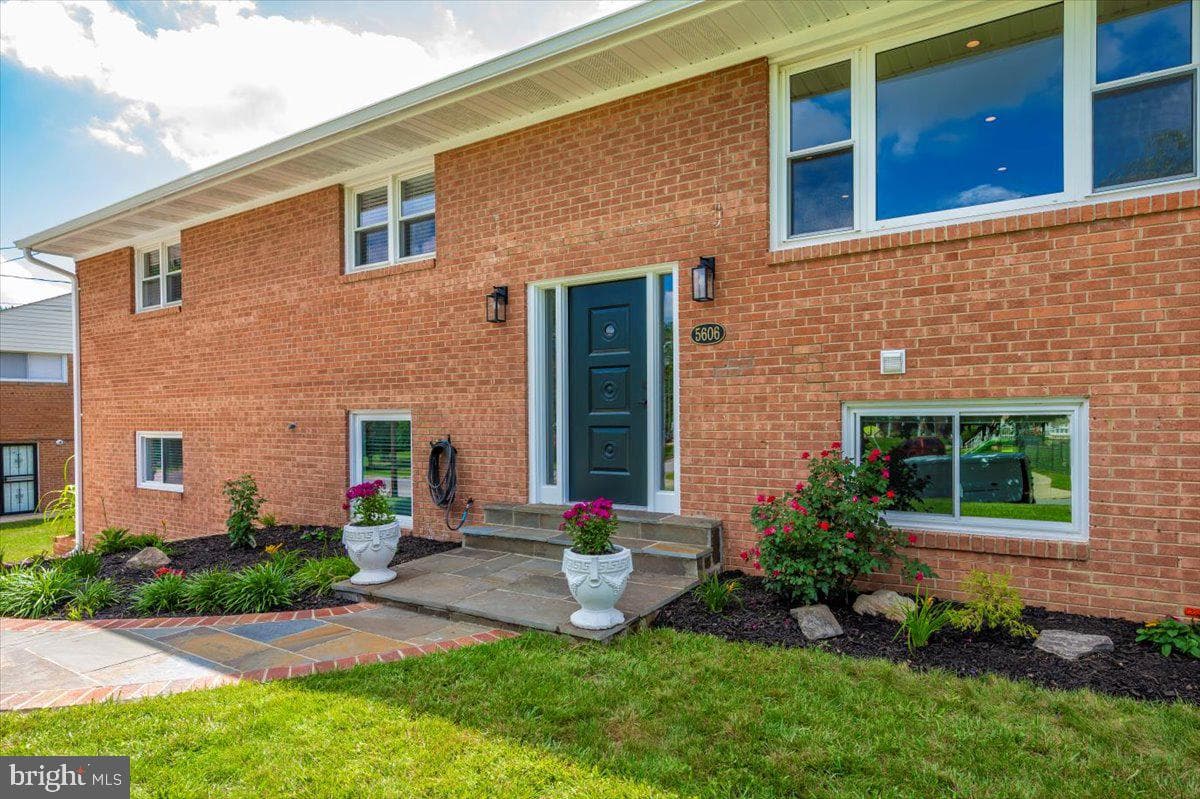 5606 Lansing Drive photo 2
