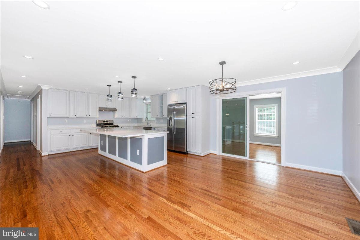 5606 Lansing Drive photo 9