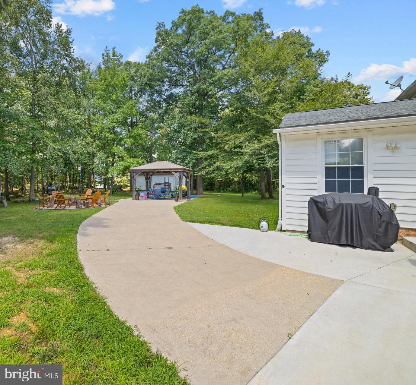 8907 Doris Drive photo 3