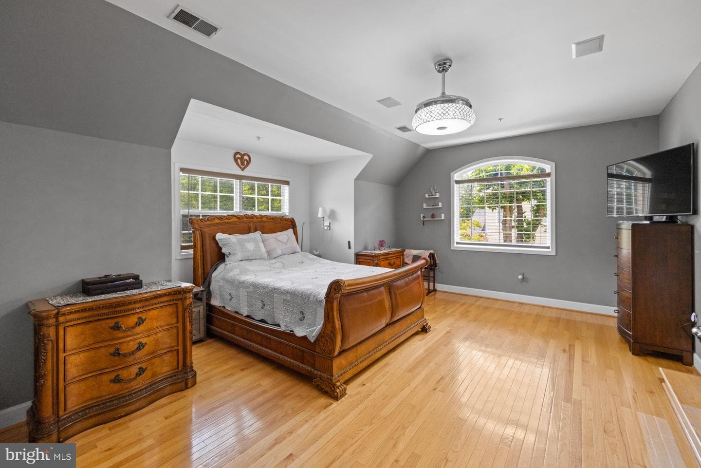 8907 Doris Drive photo 32