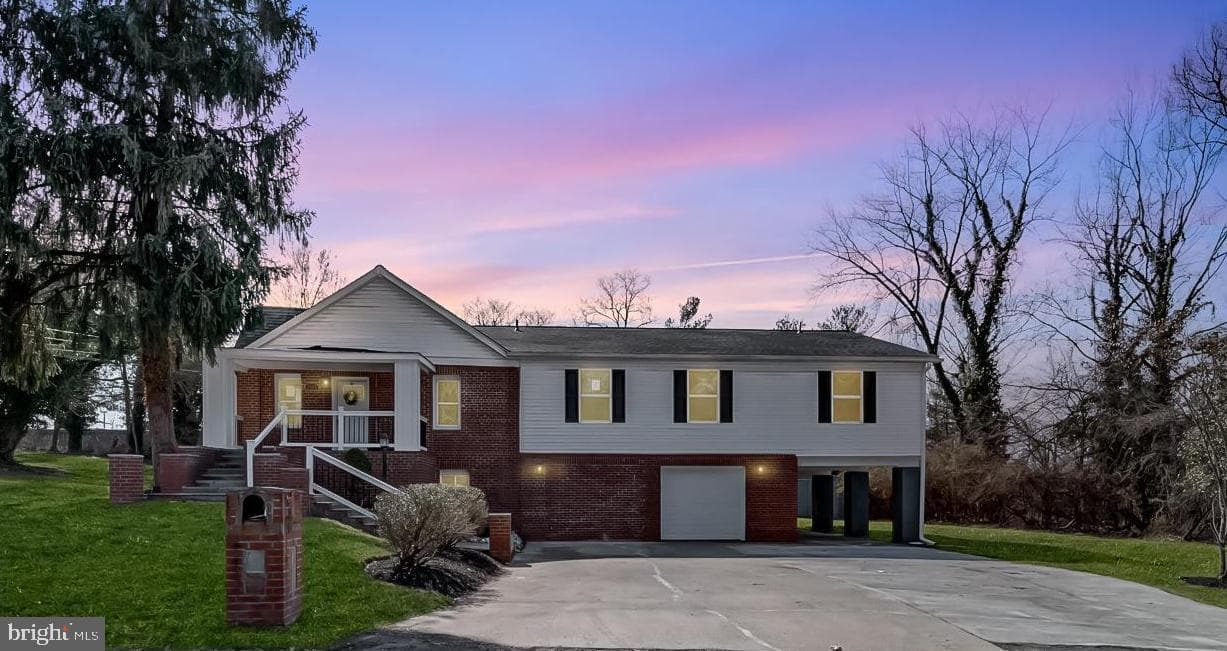 1501 Pine Grove photo 1