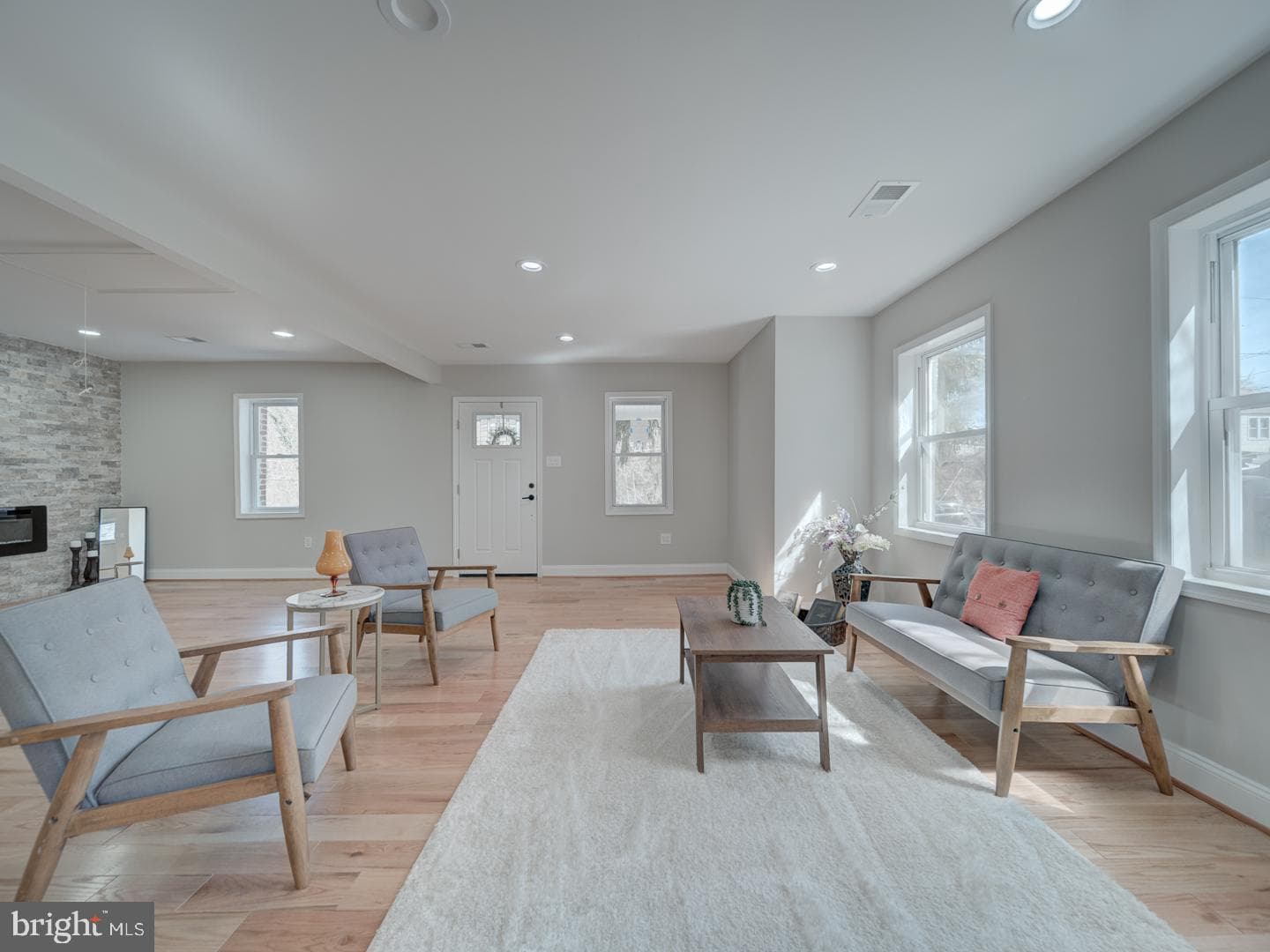 1501 Pine Grove photo 13