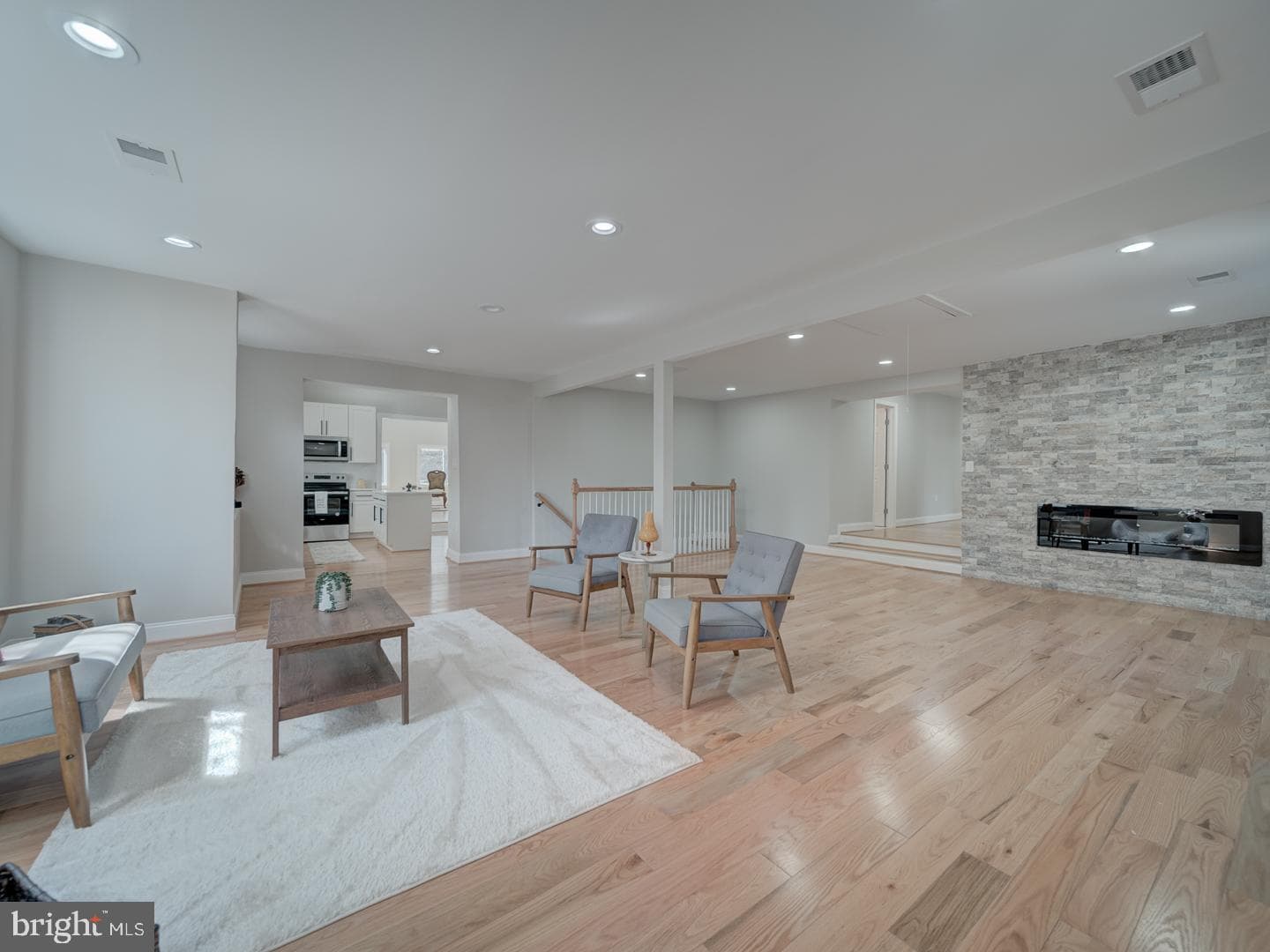 1501 Pine Grove photo 17