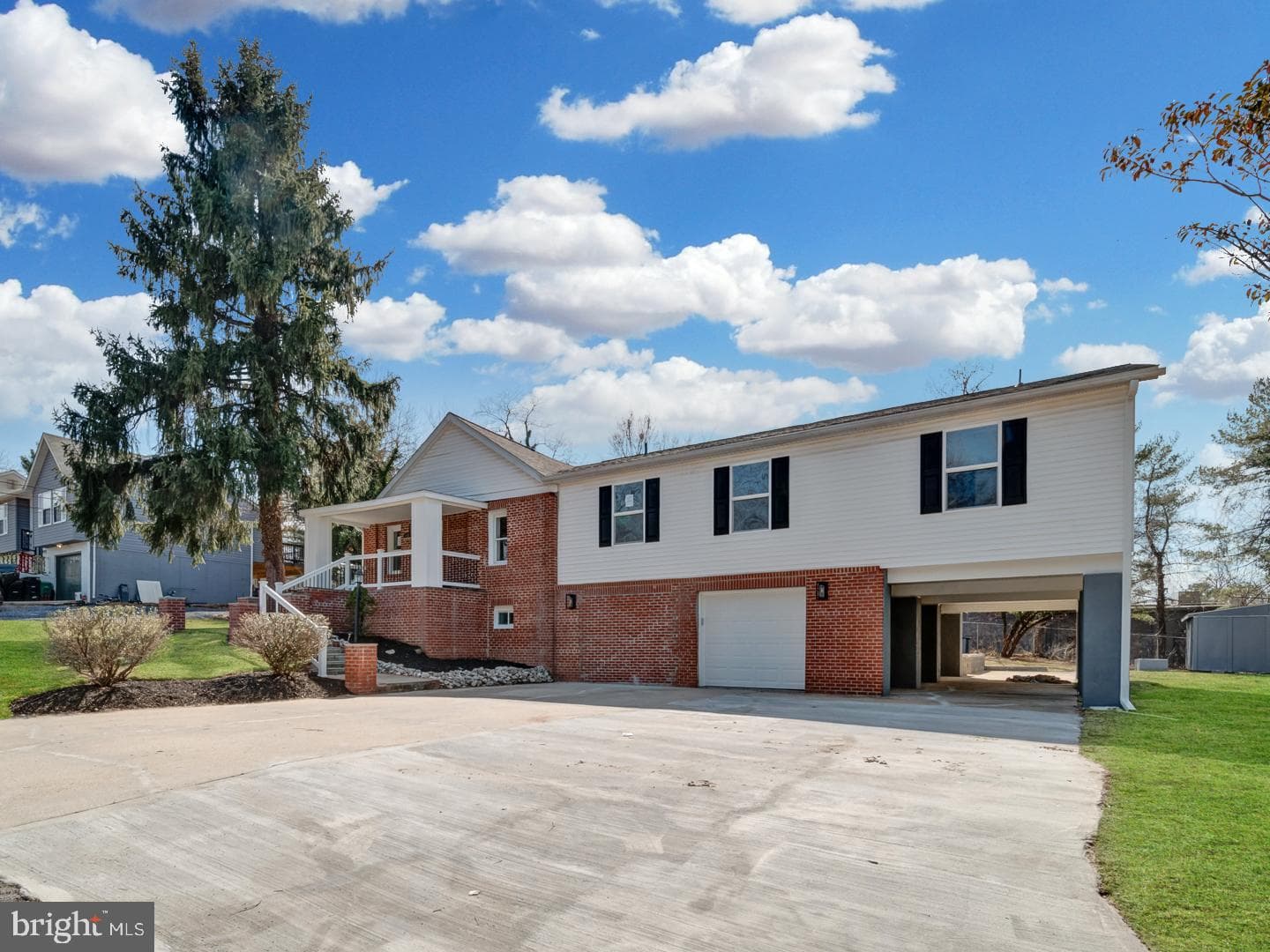 1501 Pine Grove photo 3