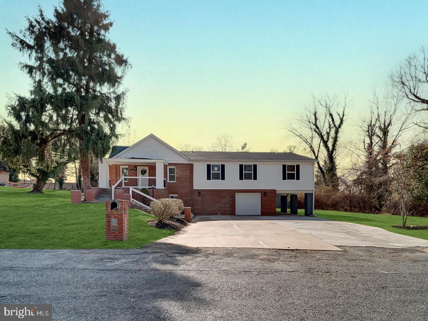 1501 Pine Grove photo 4