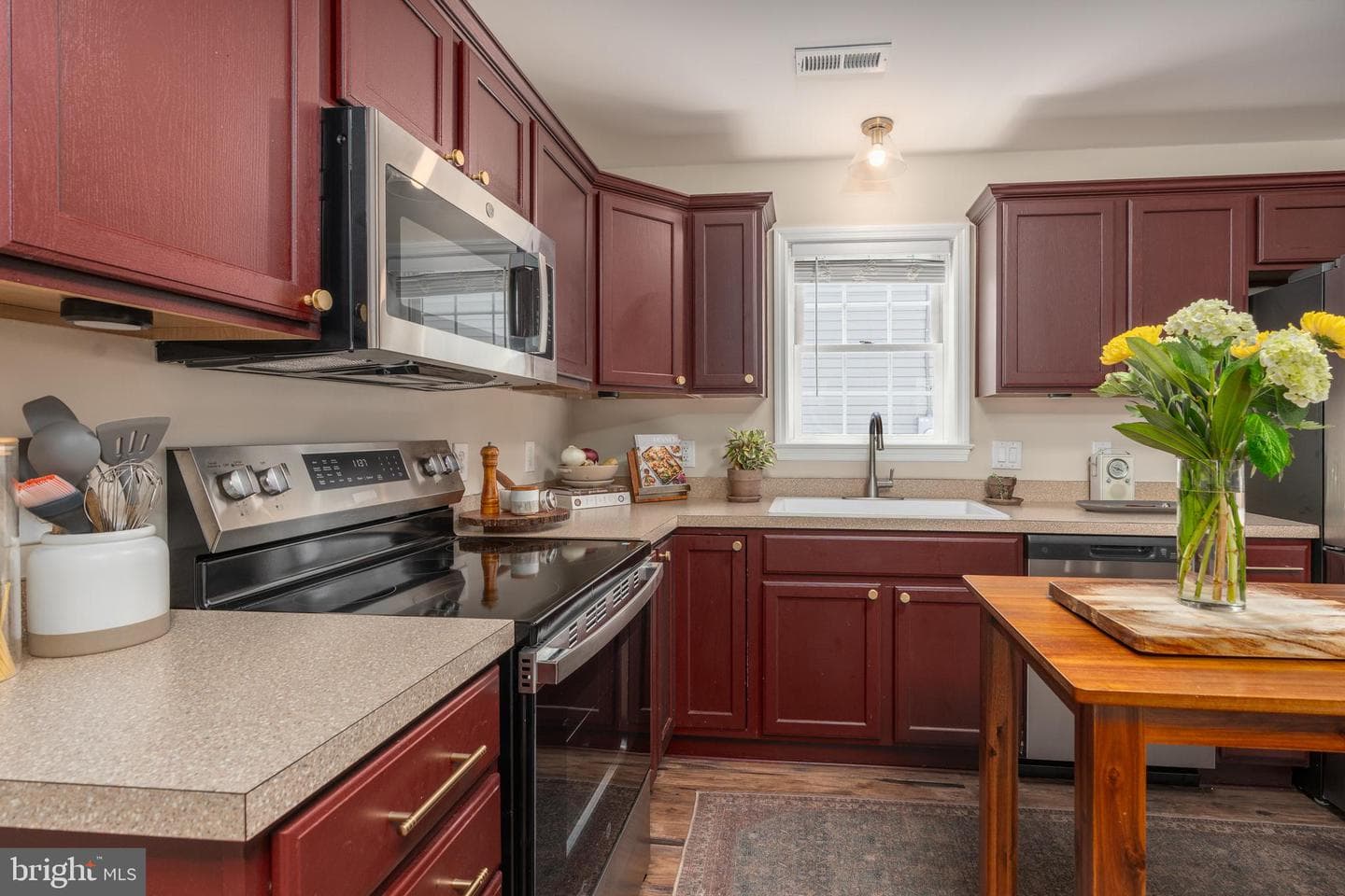 4011 37th Street photo 3