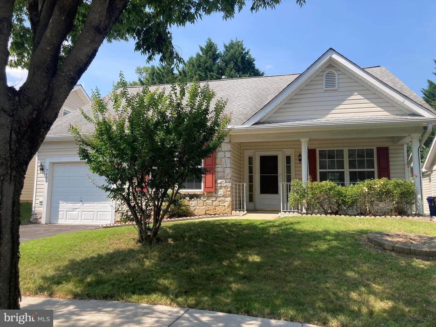 7404 Berryleaf Drive photo 1