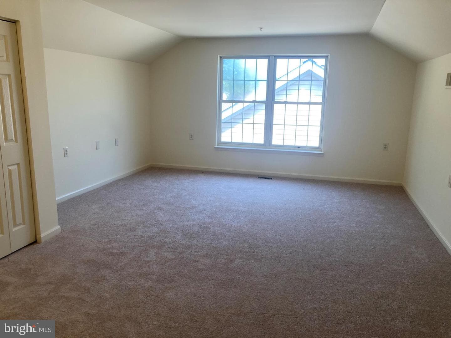 7404 Berryleaf Drive photo 14