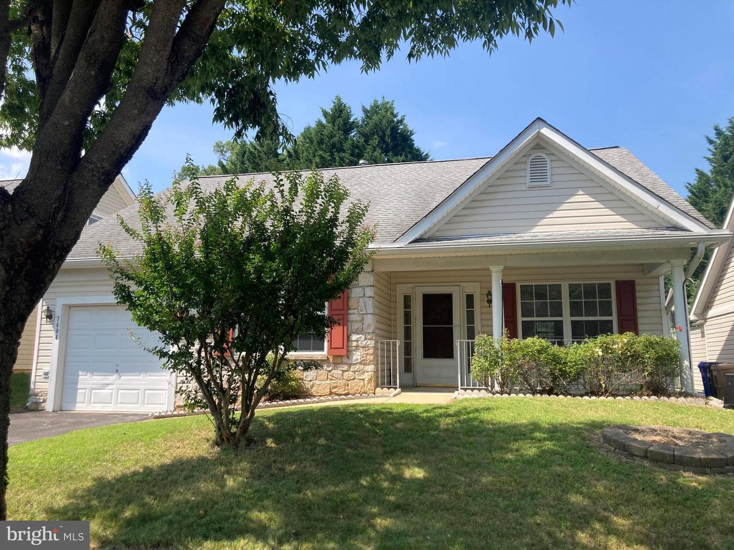 7404 Berryleaf Drive photo 2