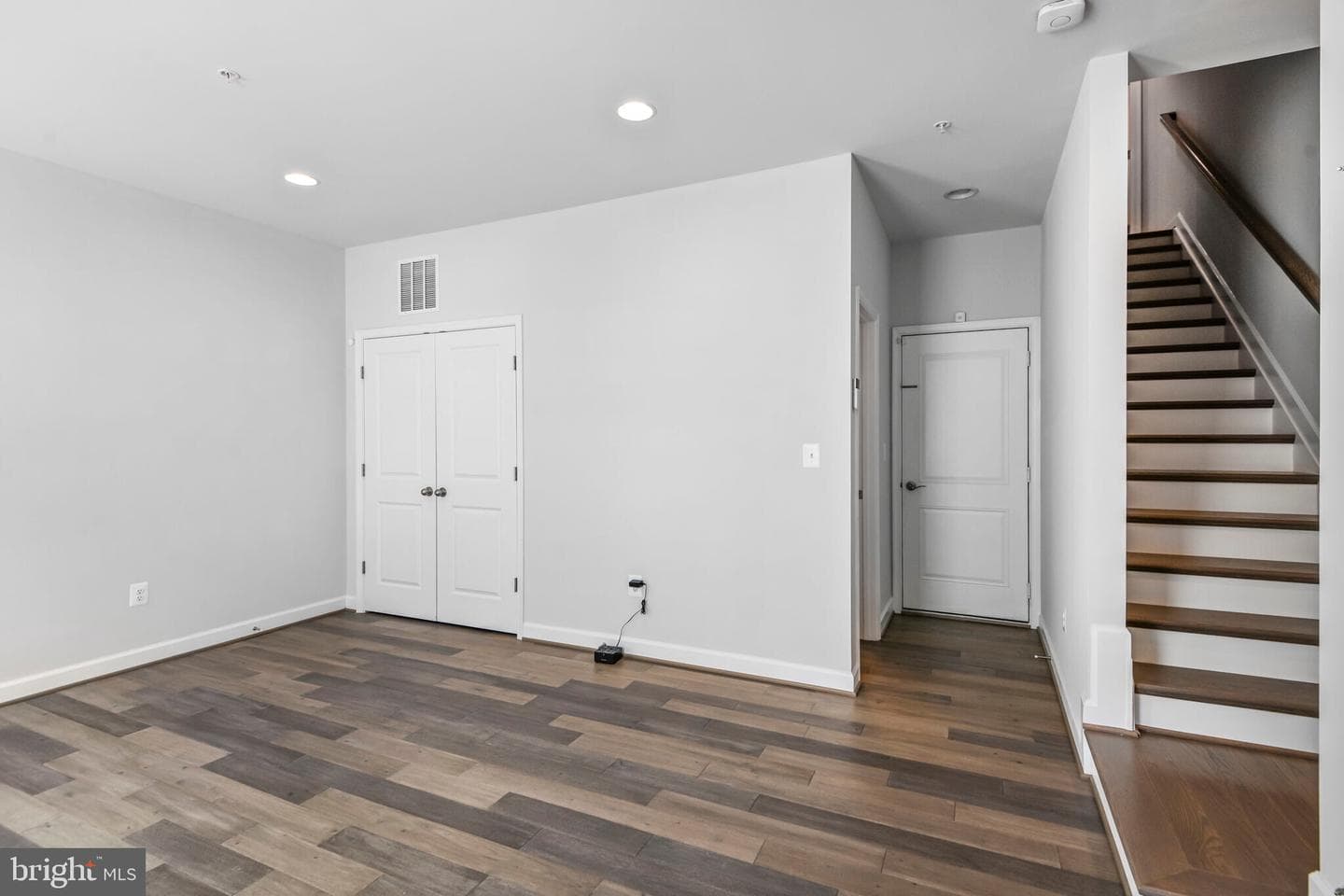 619 Skiff Way photo 27