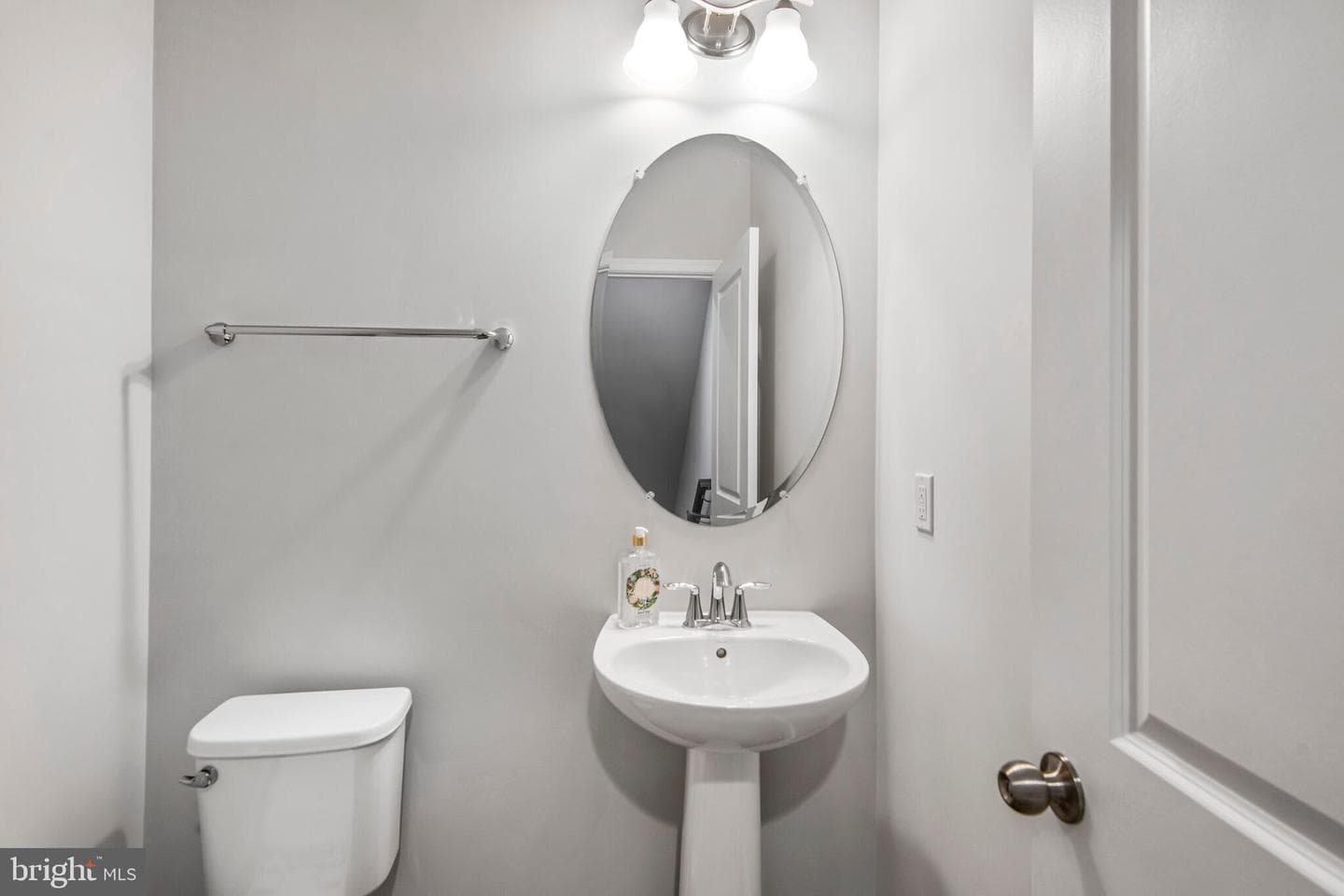 619 Skiff Way photo 8