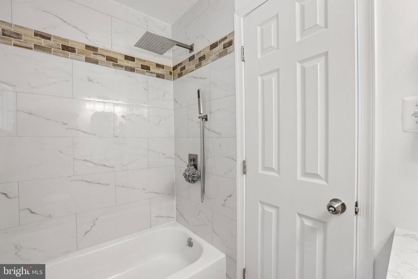 6011 Longfellow Street photo 17