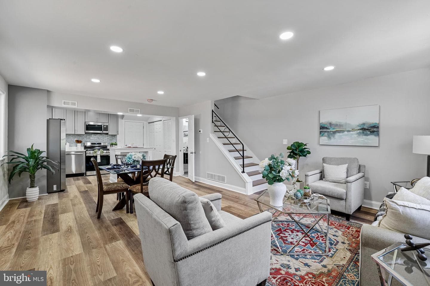 6011 Longfellow Street photo 2