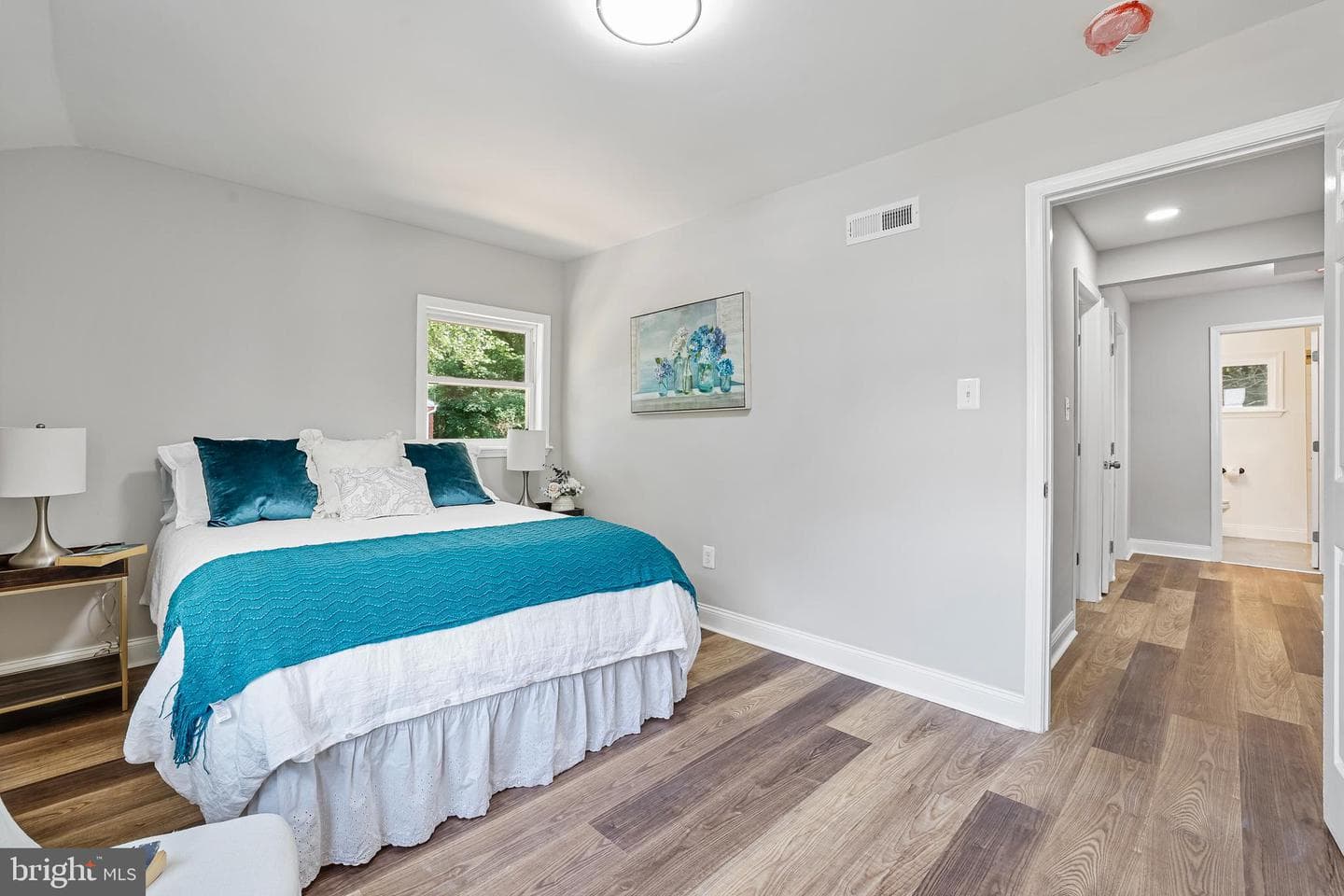 6011 Longfellow Street photo 23