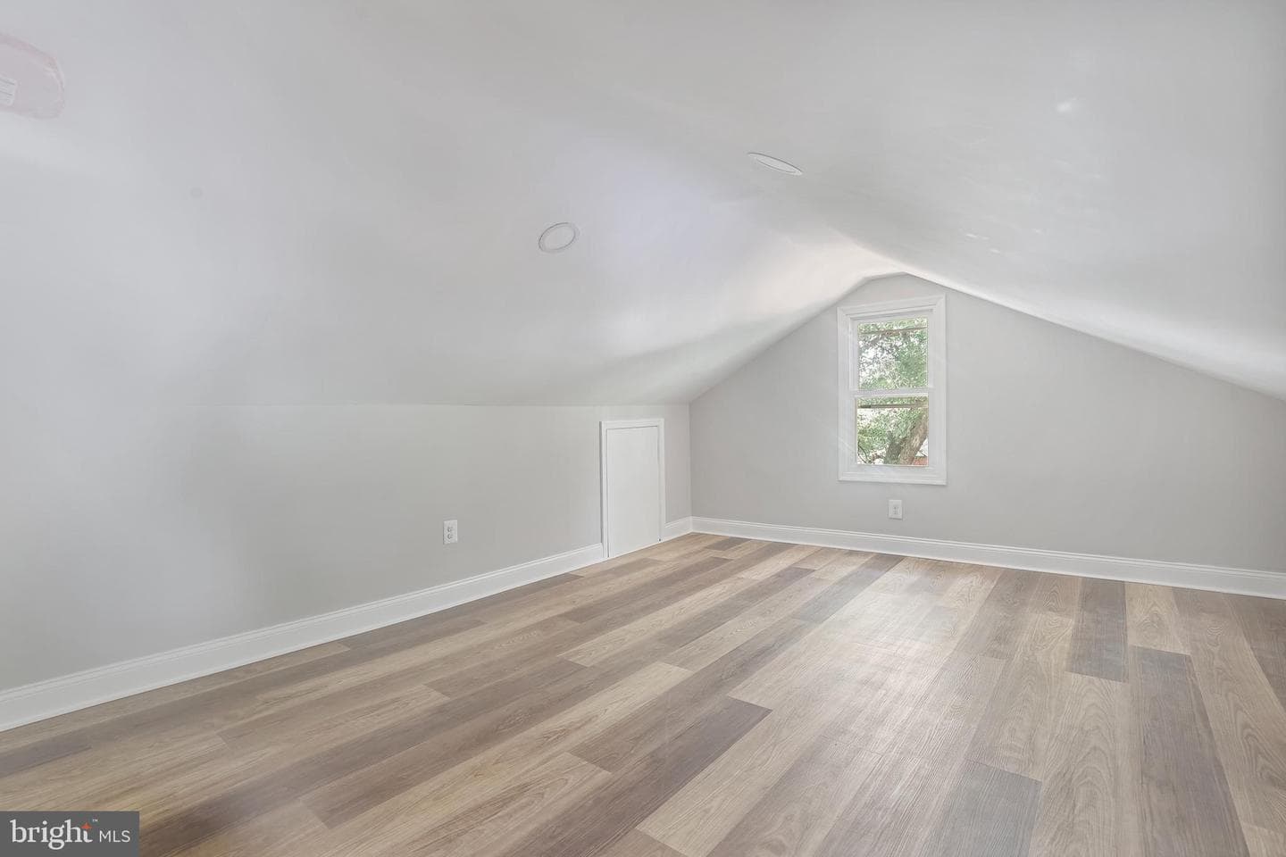 6011 Longfellow Street photo 26