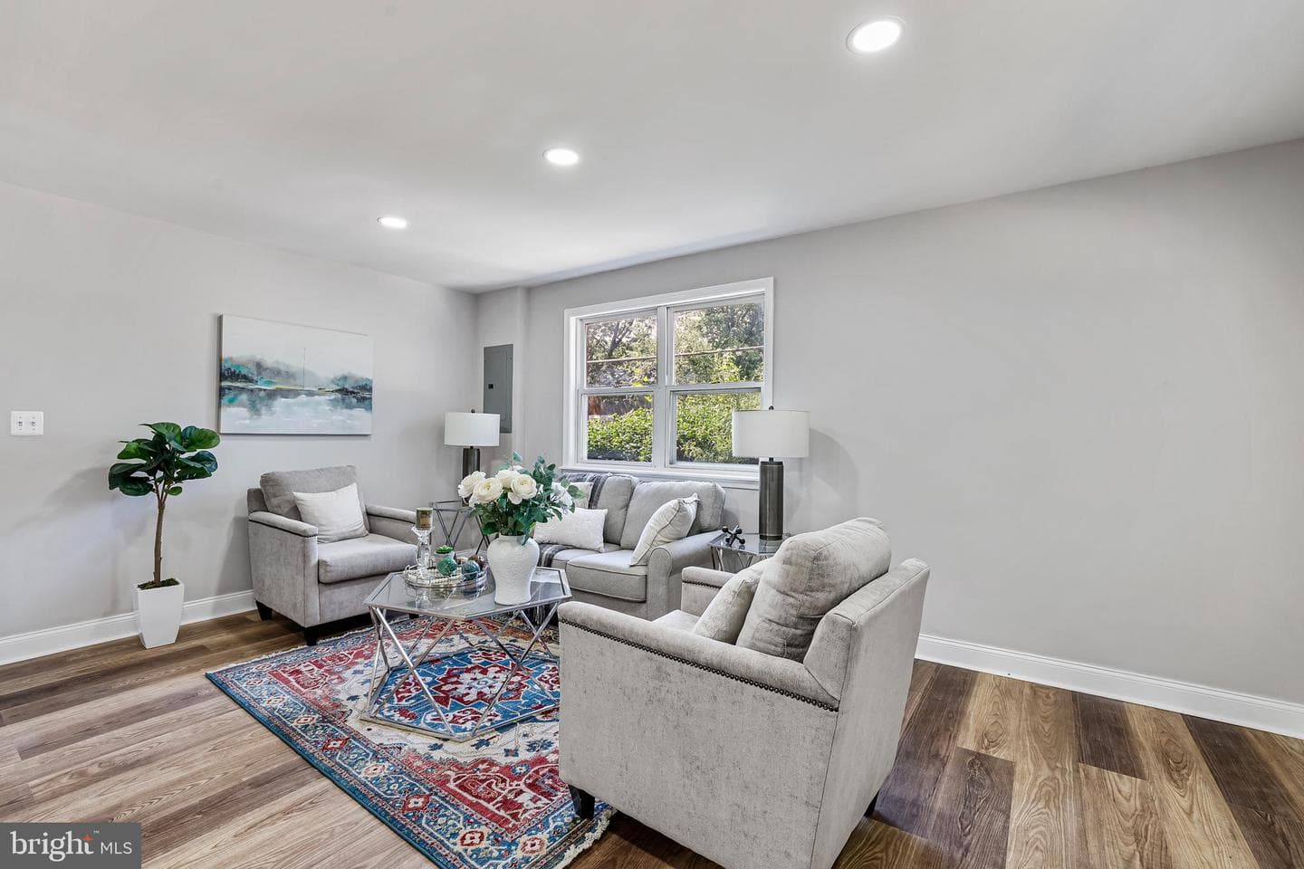 6011 Longfellow Street photo 3