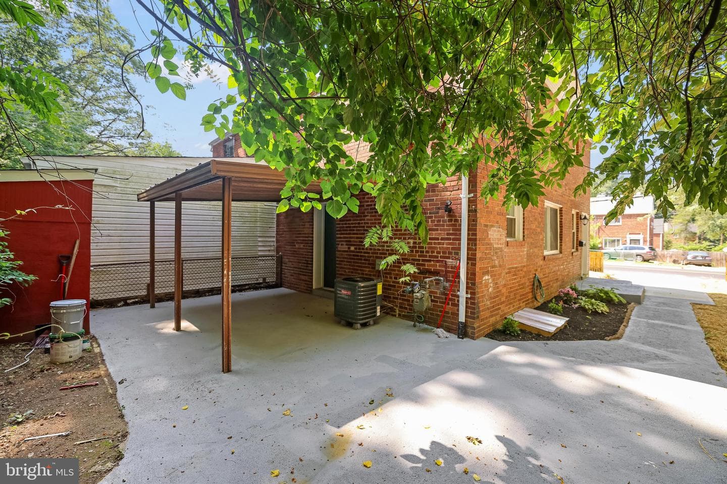 6011 Longfellow Street photo 32