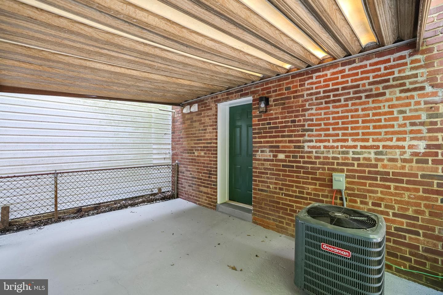 6011 Longfellow Street photo 33