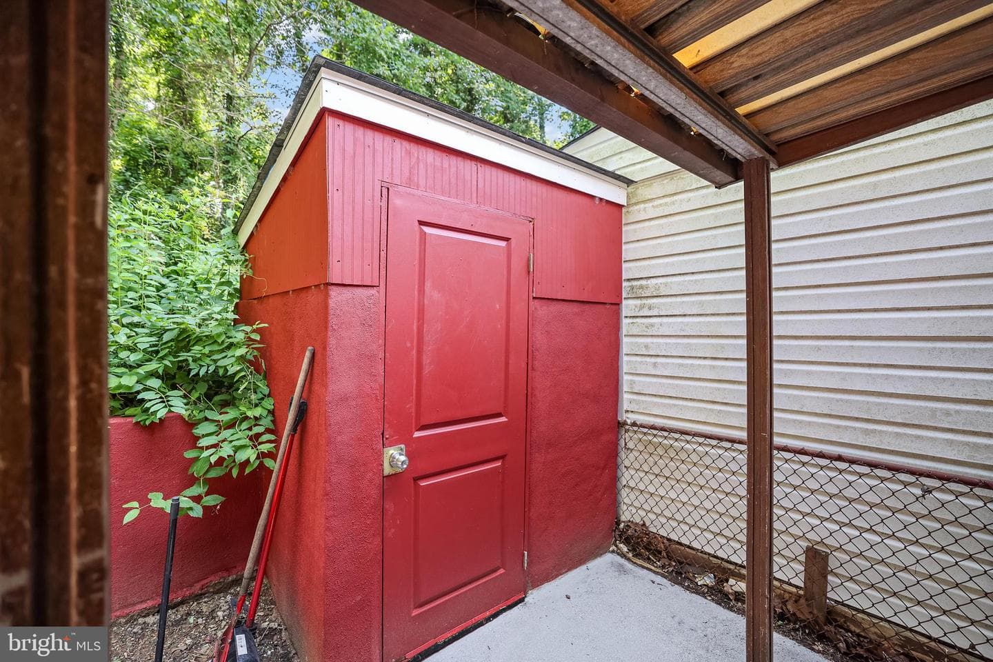 6011 Longfellow Street photo 34