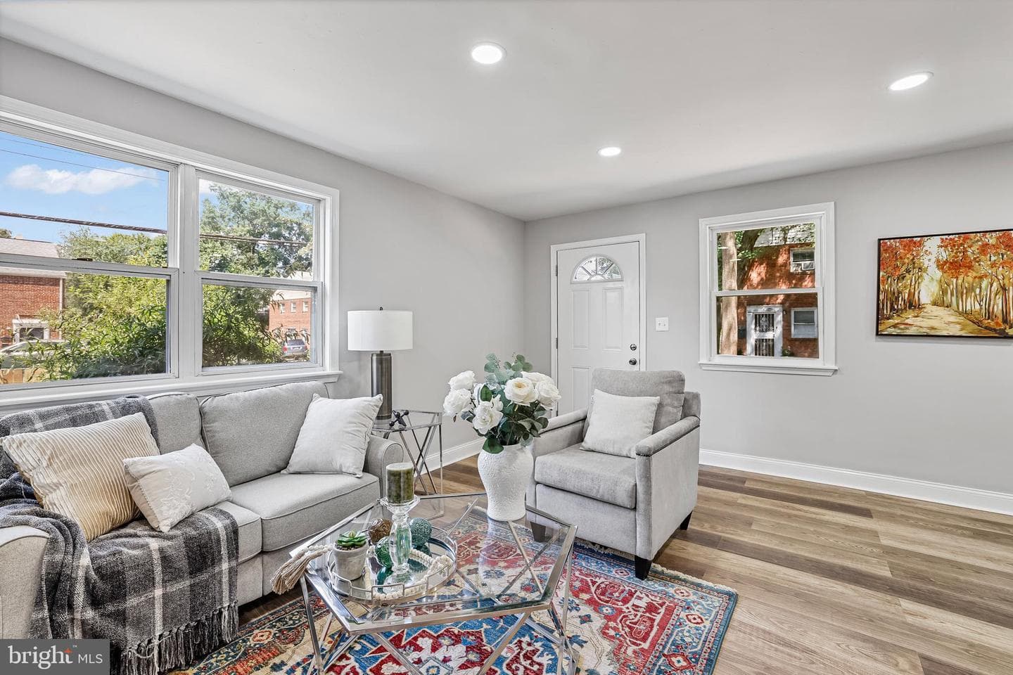 6011 Longfellow Street photo 4