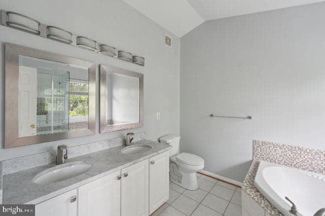 7510 Burdette Way photo 4