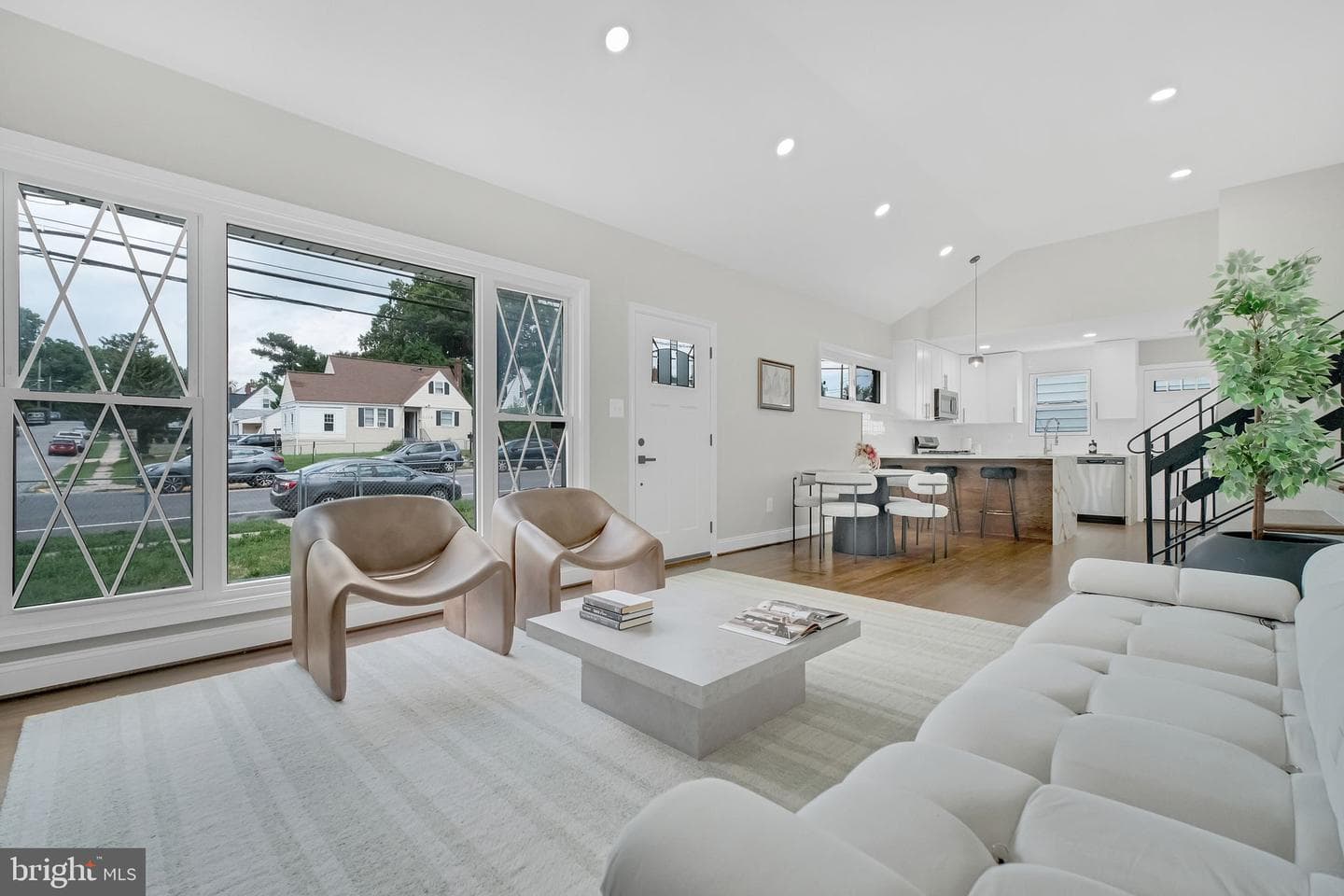 6207 Addison Road photo 6