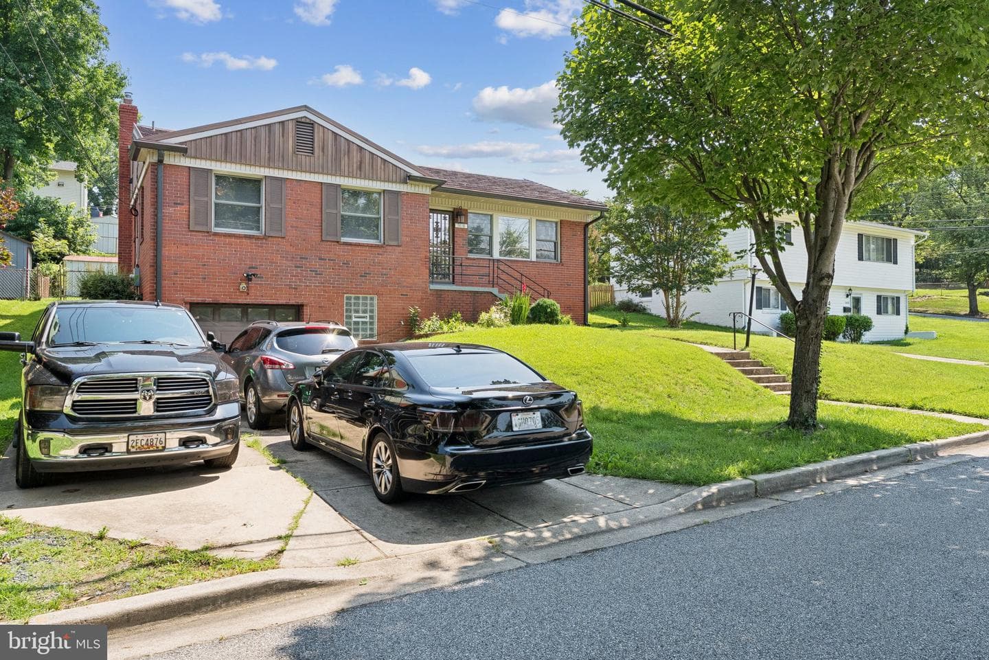 3428 25th Avenue photo 2