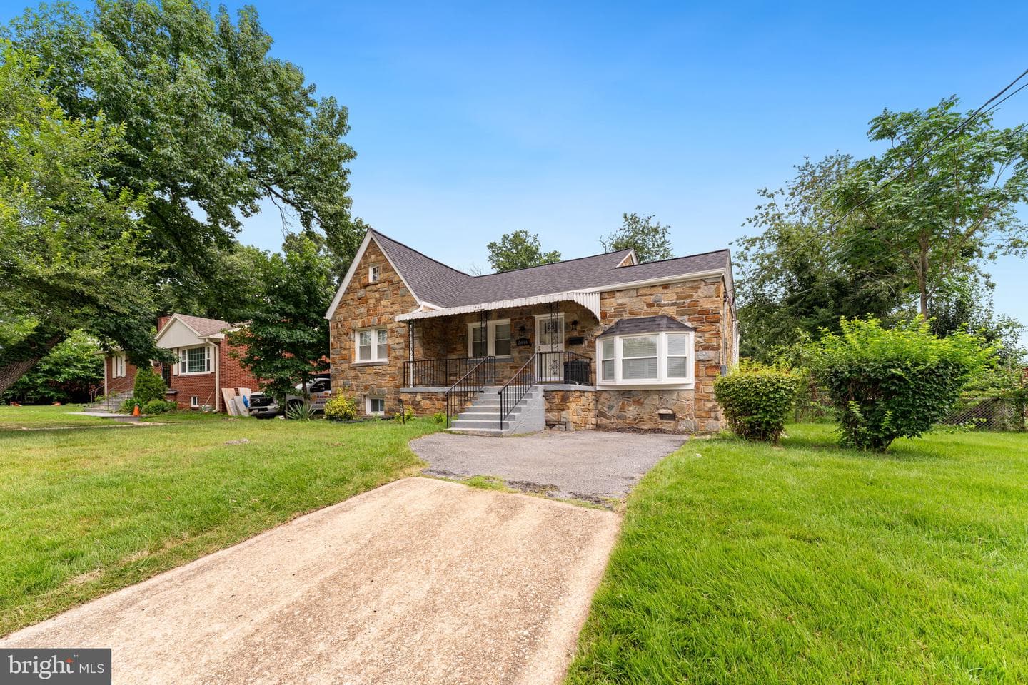 2614 Fort Drive photo 2