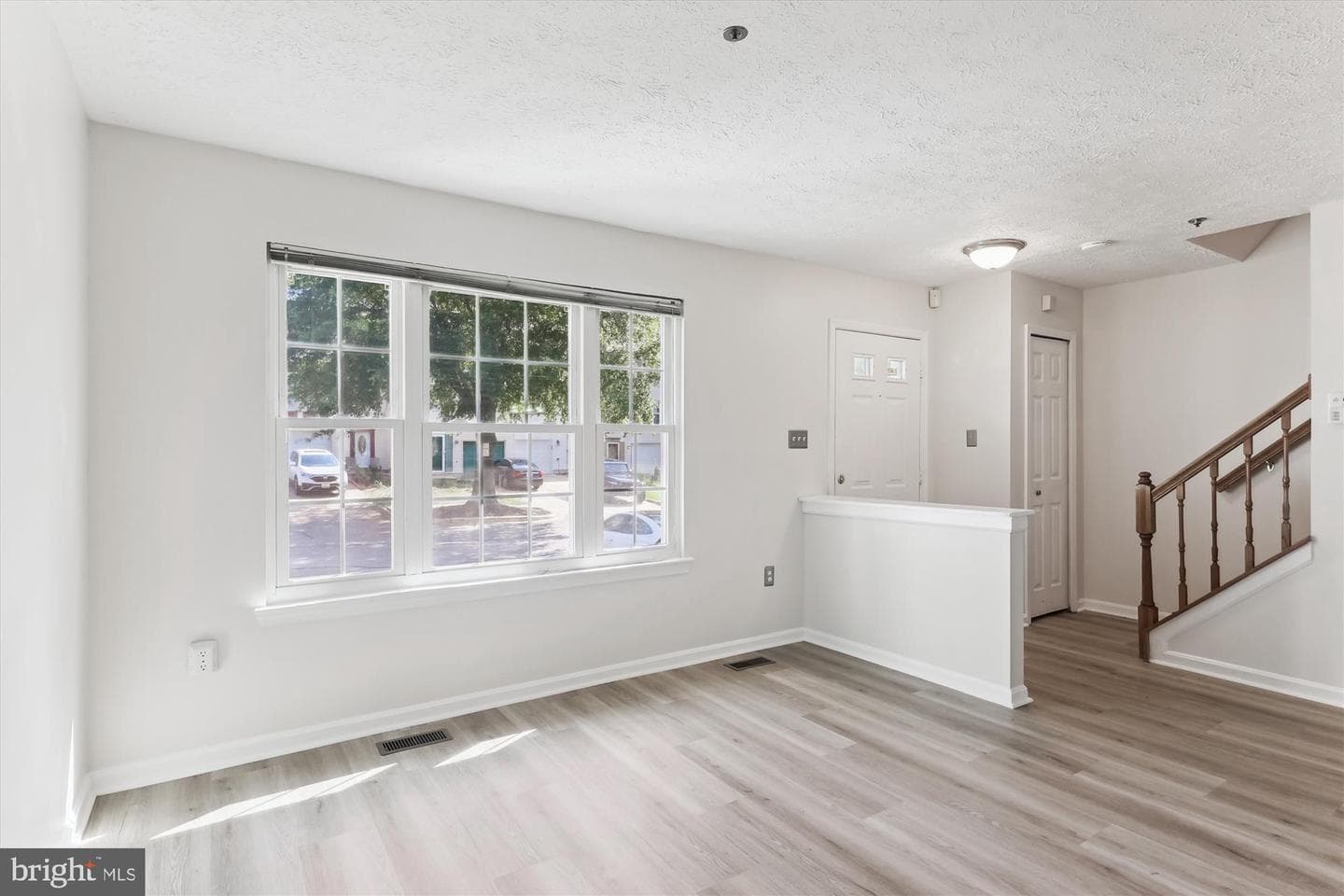 4125 Silver Park Terrace photo 3