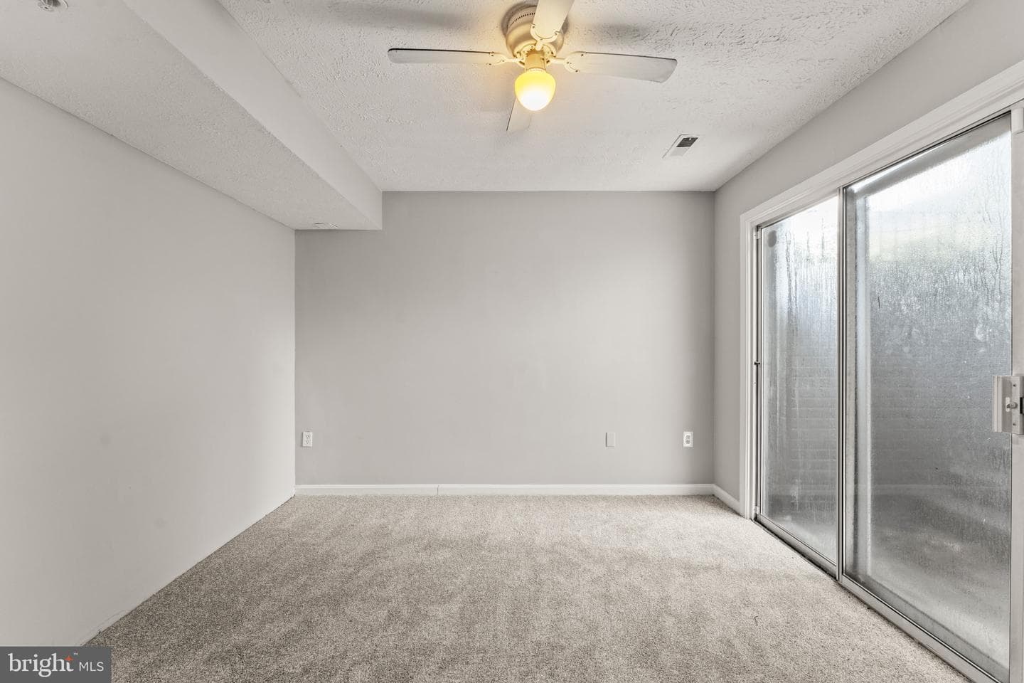 5909 K Street photo 22