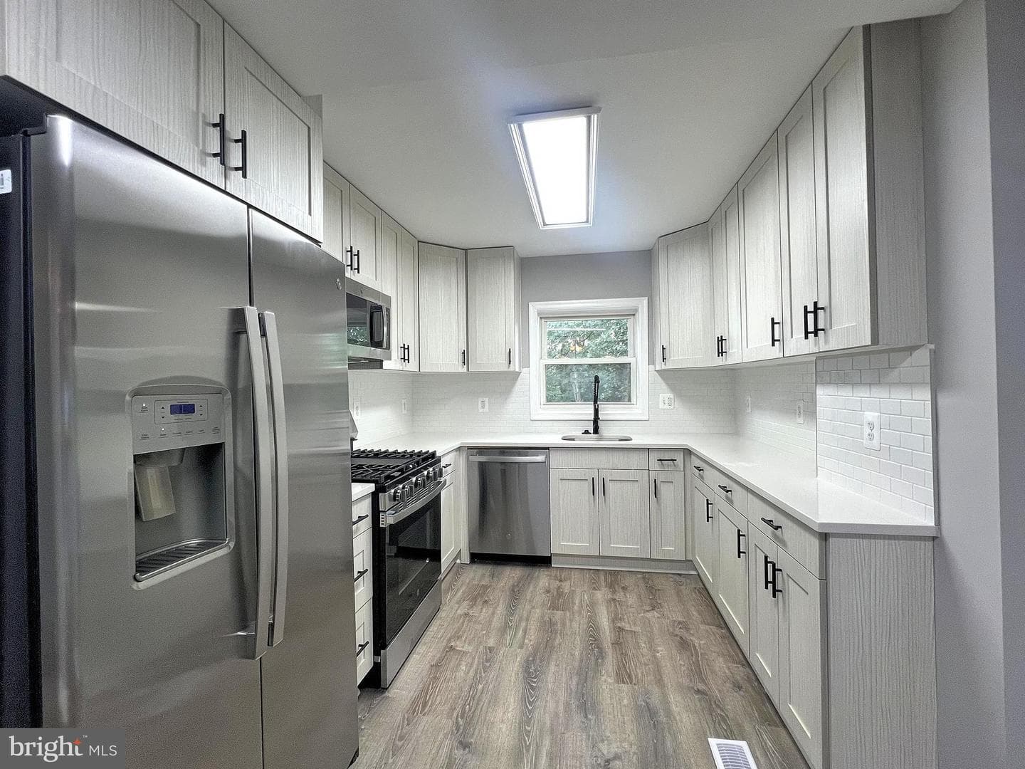 7118 Foster Street photo 4