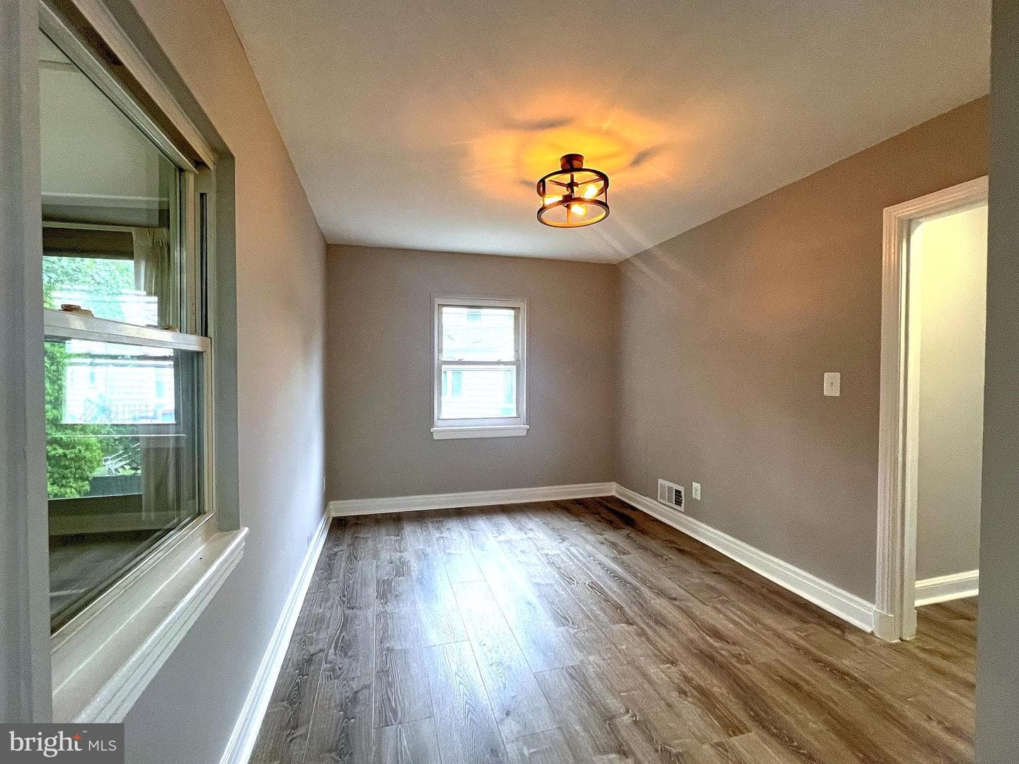 7118 Foster Street photo 6