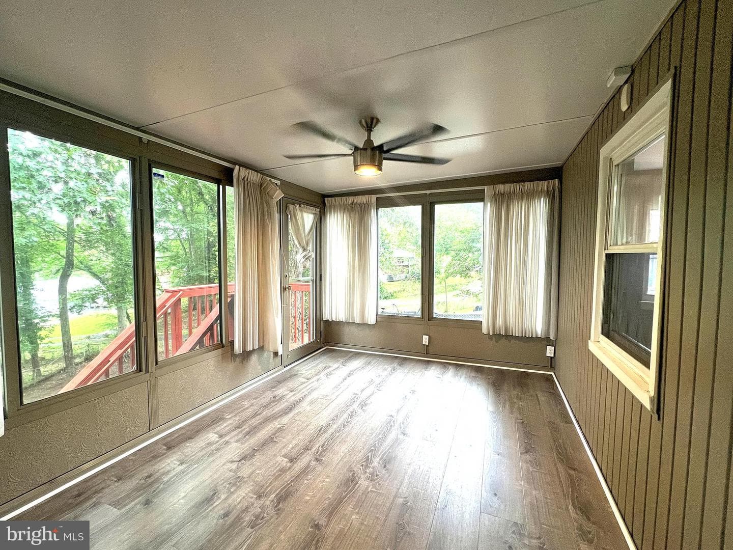 7118 Foster Street photo 8