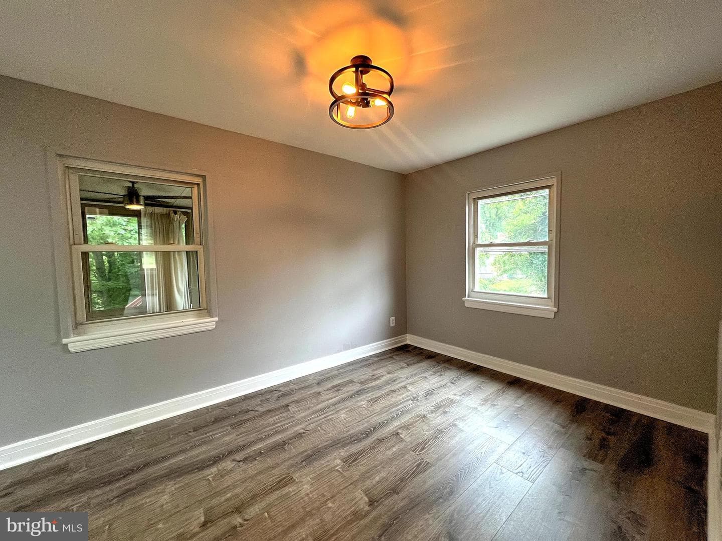 7118 Foster Street photo 9