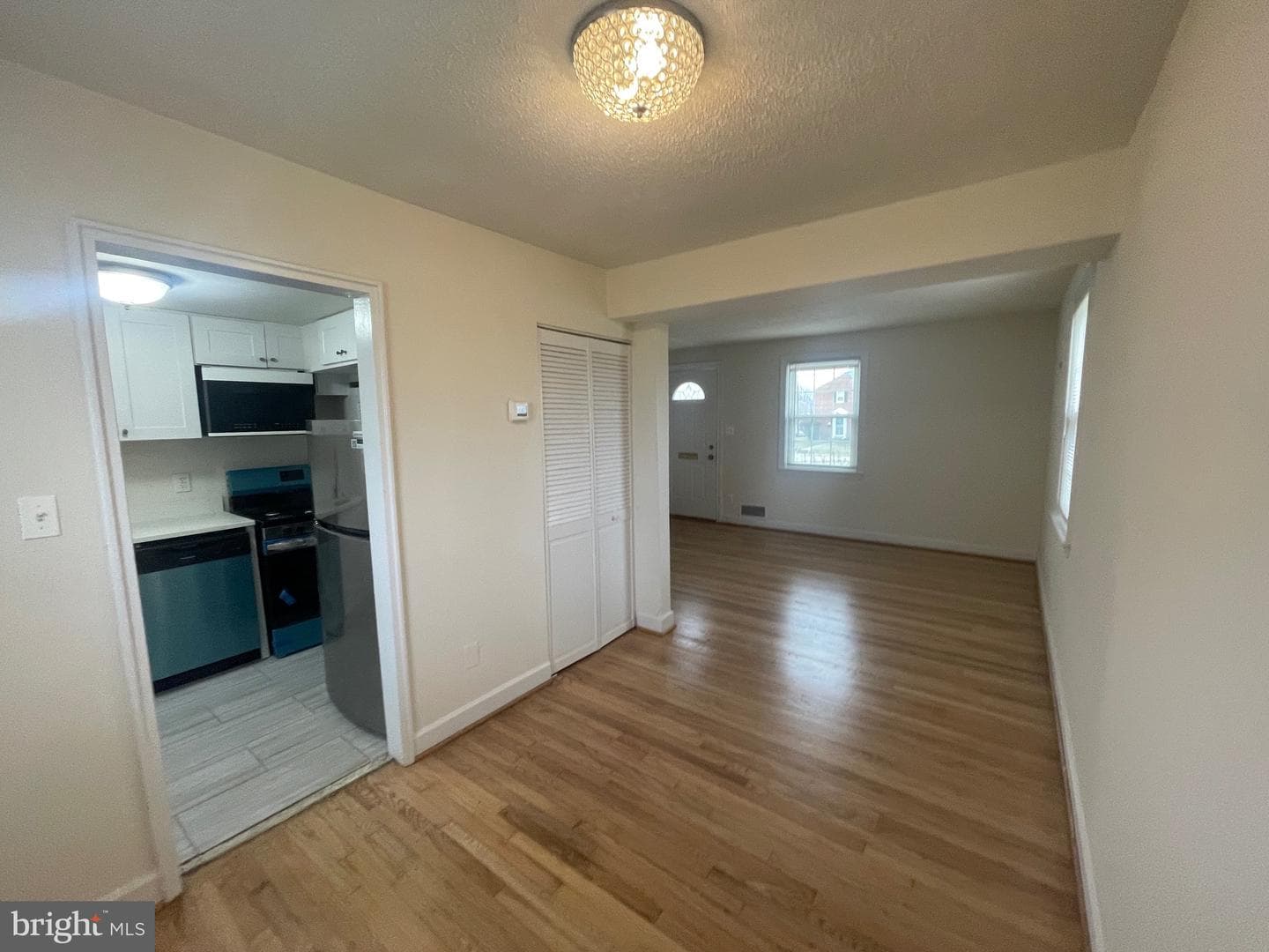 2588 Iverson Street photo 4