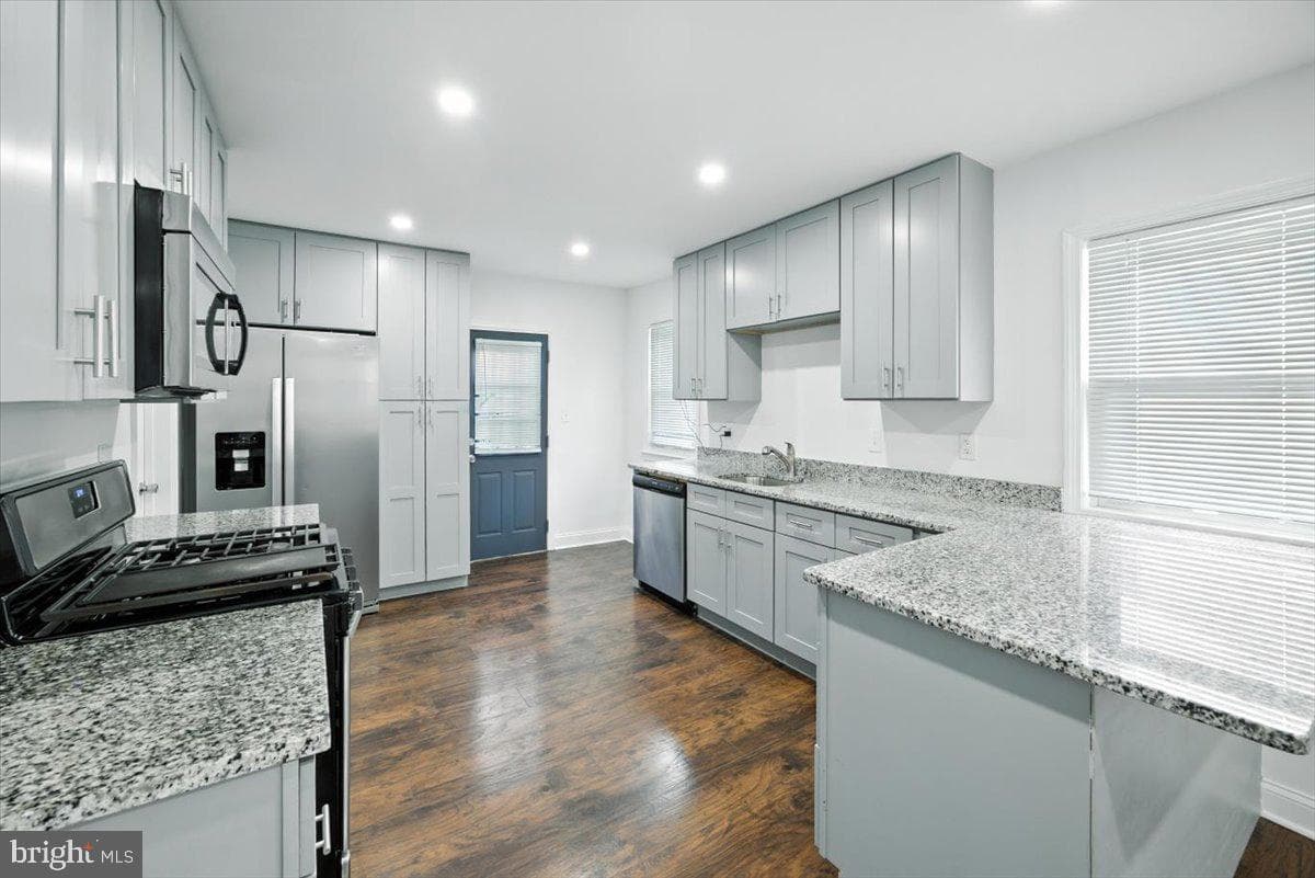 4617 Heath Street photo 10