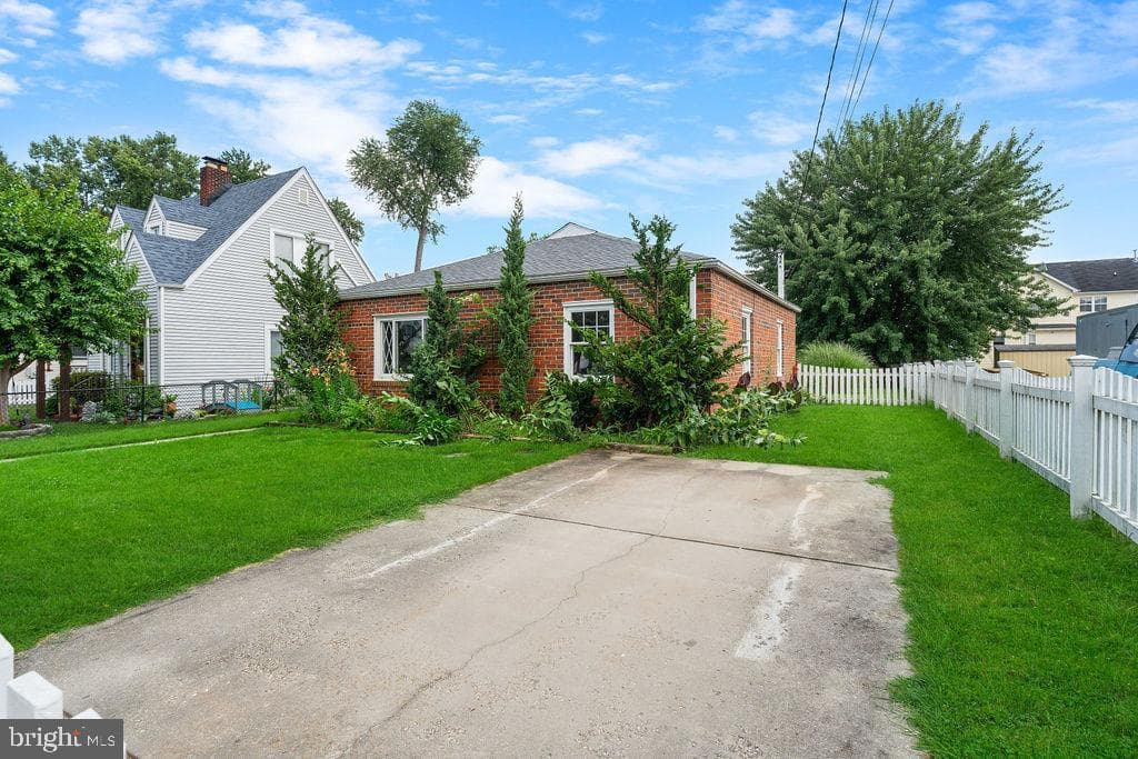 38 4th Street photo 20